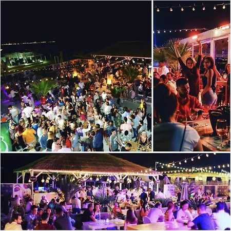 Caesar's Mamaia-nord Apartment *